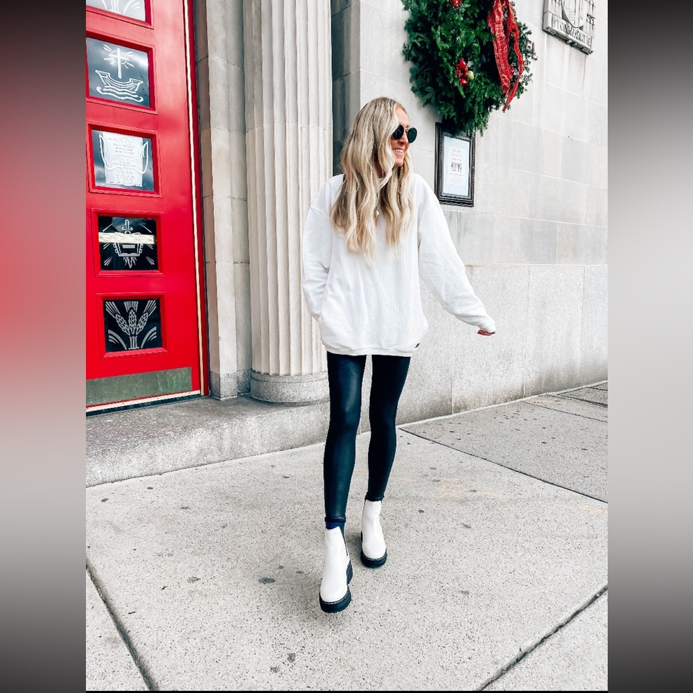 White Pebbled Leather Ankle Boots | Chunky Heel Lug Sole | Modern Minimal Size 8 - Picture 2 of 15